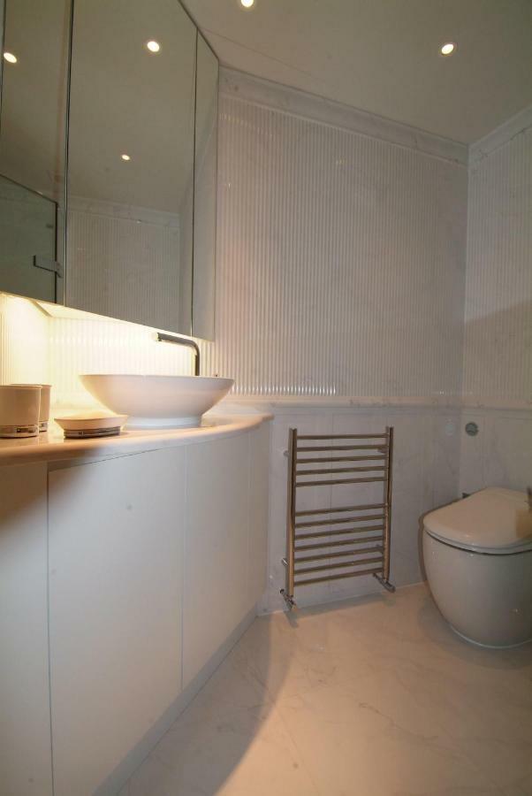 런던 Chelsea: Exceptional 1Br W/Views Of The River Thames & Battersea Park 아파트 외부 사진
